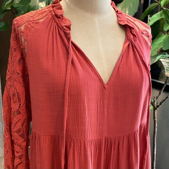 Altar’d State Burnt Orange Lace Contrast Peasant - Picture 10 of 12